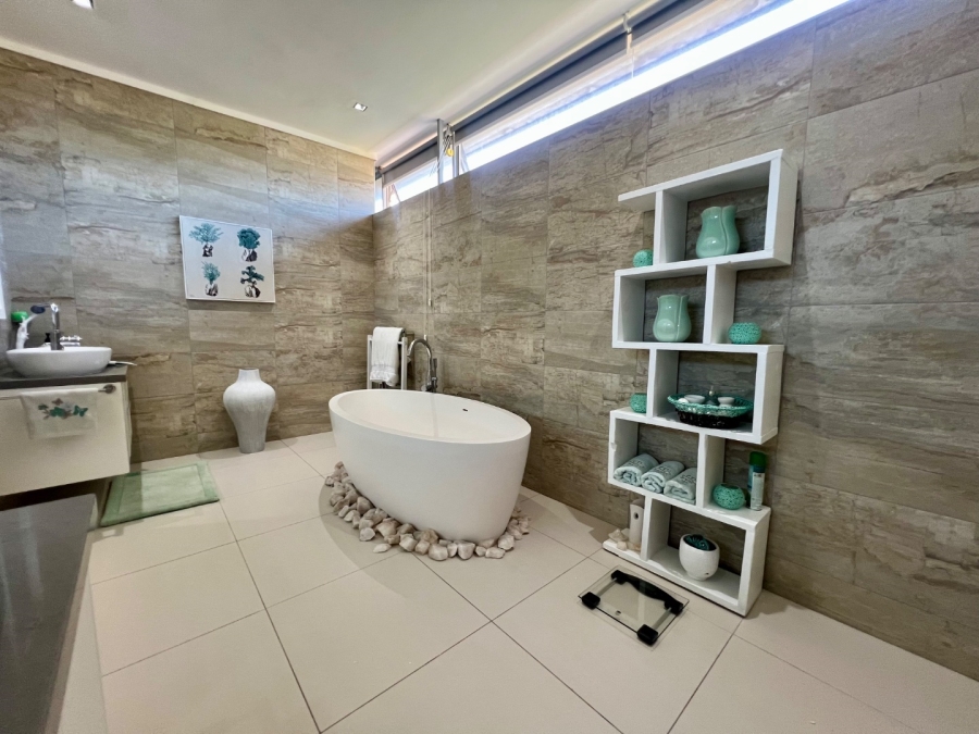 3 Bedroom Property for Sale in Oubaai Western Cape